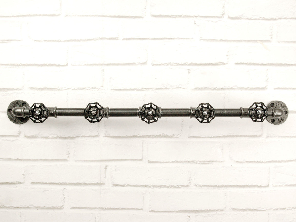 patère portemanteau atelier loft industriel noir avec 5 volants noirs en fonte