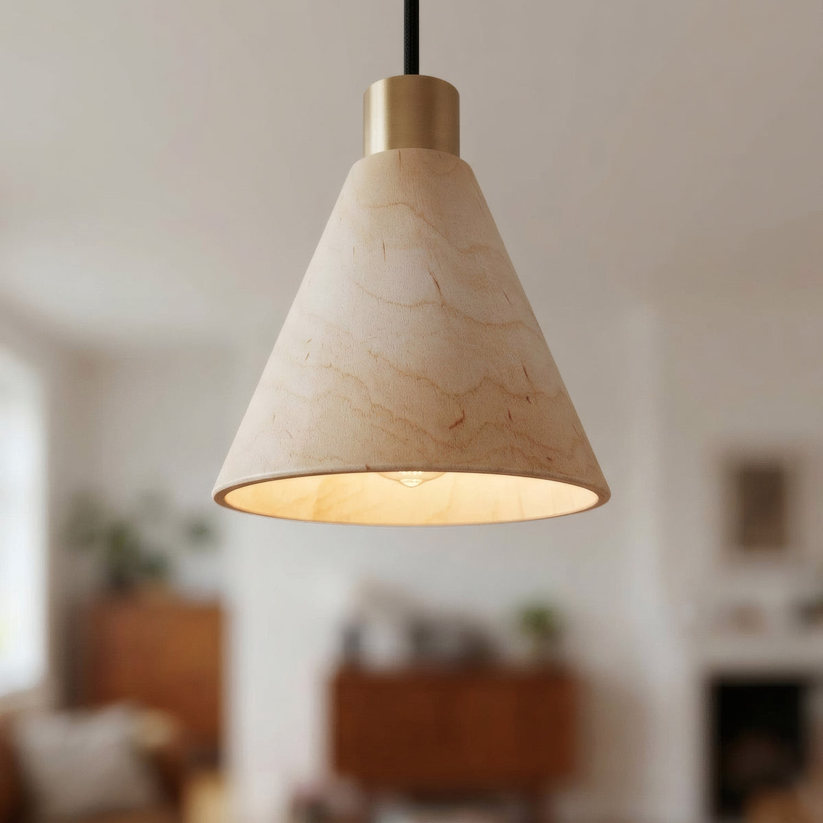 Konischer Lampenschirm aus Naturholz für E27-Fassung