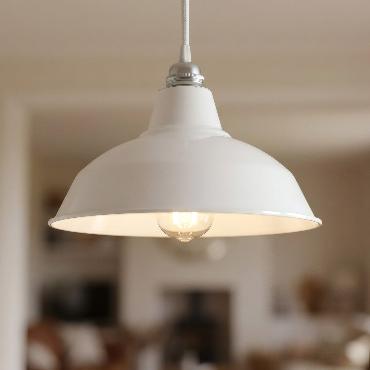 Konischer Lampenschirm aus Metall Ø 30 cm für E27-Fassung