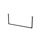 Portant à vêtements suspendu au plafond en tubes d'acier peints noir mat Ø 27 mm — largeur 106 cm, hauteur sous plafond 42 cm, vue de trois quarts sur fond blanc