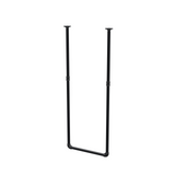 Portant à vêtements suspendu au plafond en tubes d'acier peints noir mat Ø 27 mm — largeur 46 cm, hauteur sous plafond 123 cm, vue de trois quarts sur fond blanc