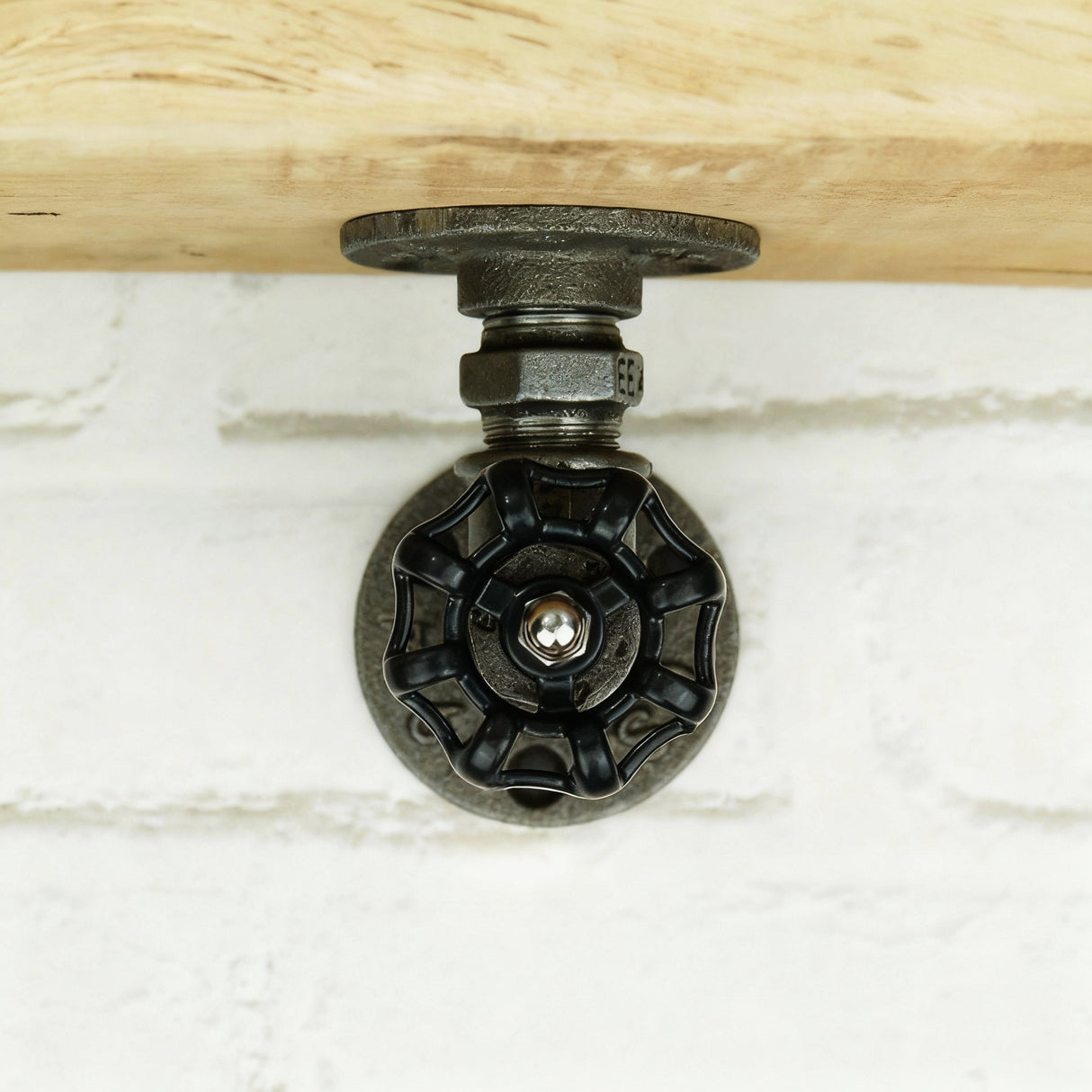 Winkel mit schwarzem Handrad | Modell 3