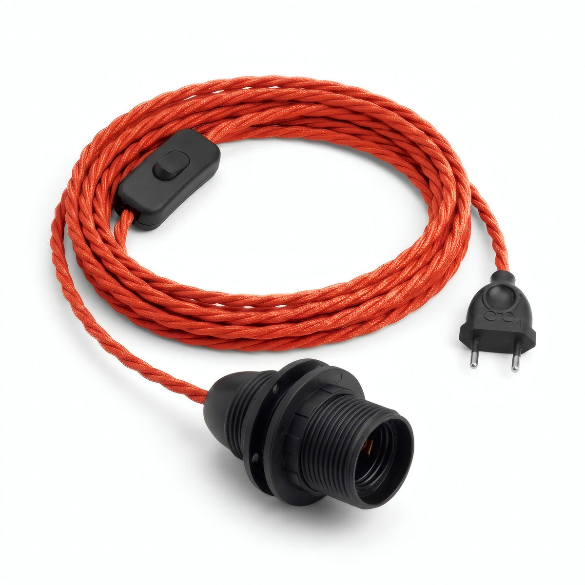 Lampe mit verdrilltem Textilkabel, Seideneffekt Feuerrot, Fassung E14 mit Schirmringen