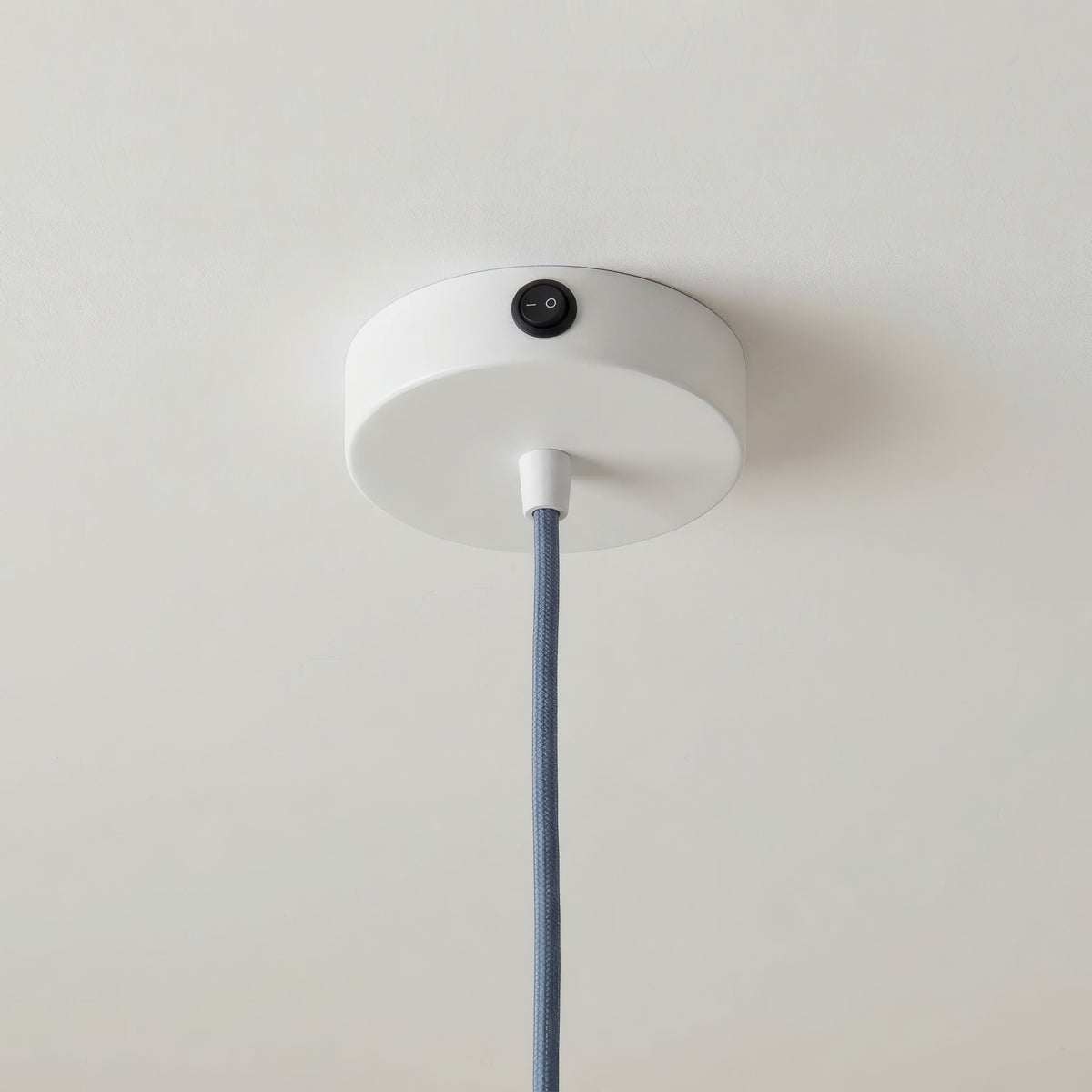 Zylindrischer Mini-Metallbaldachin mit Schalter, Ø 83 mm — Weiß matt