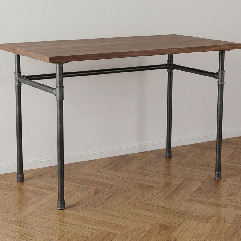 Industrieller Schreibtisch mit Nussbaumplatte auf Gestell in U-Form aus Gusseisen und Stahl Ø 27 mm, Wohnszene (Platte nicht im Lieferumfang)
