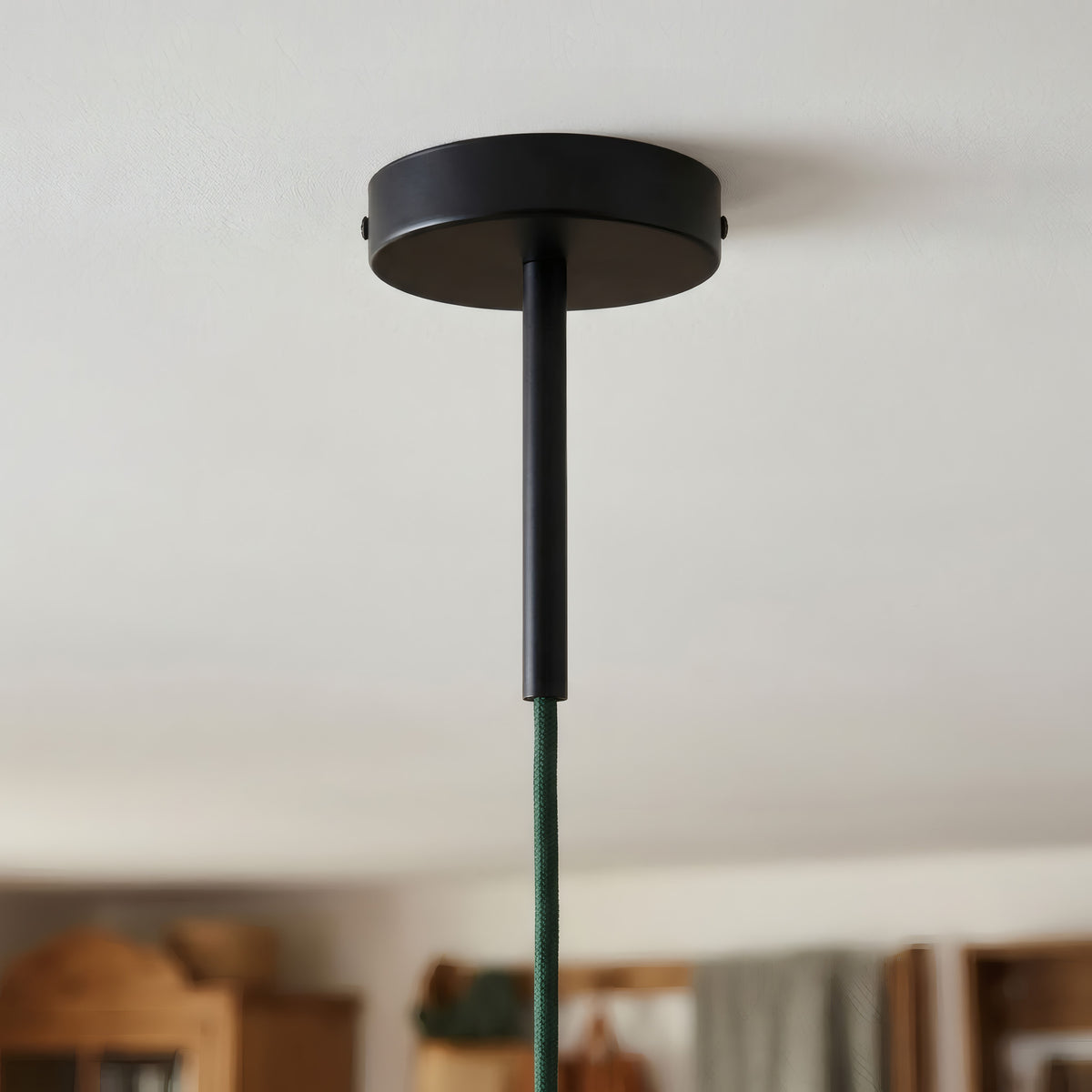 Zylindrischer Metallbaldachin mit 15-cm-Zugentlastung — Schwarz