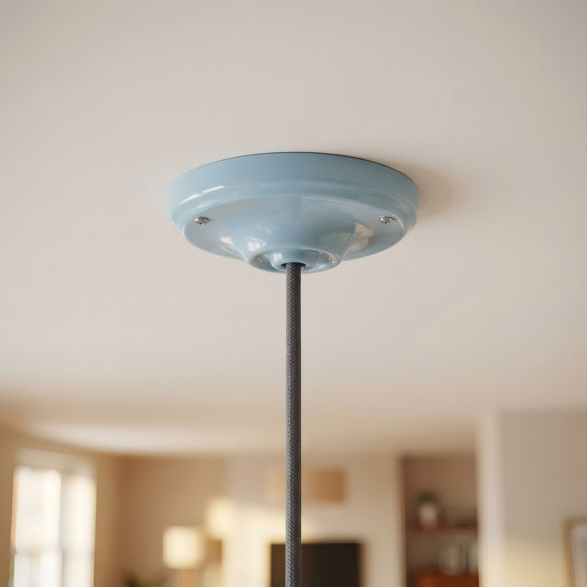 Baldachin aus Porzellan mit Befestigungsset, Ø 105 mm — Azurblau