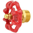 rotes handrad eines ventils an einem Messing-Fitting